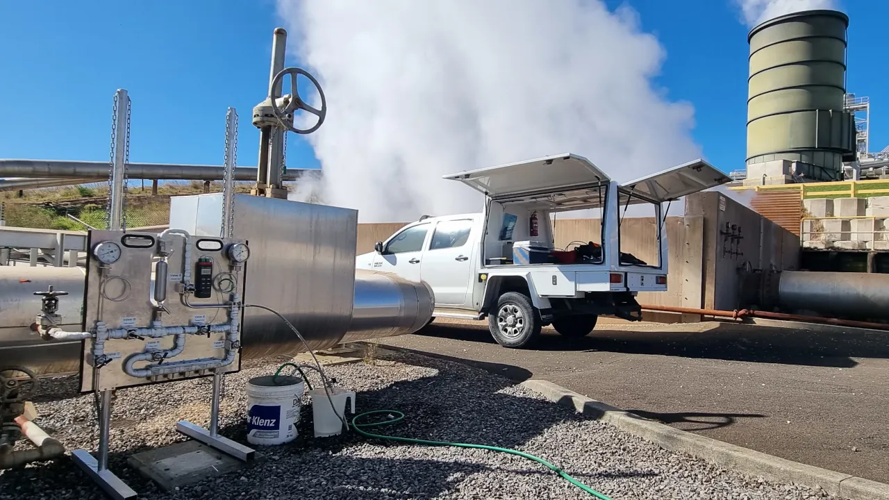 Geothermal brine sampling process